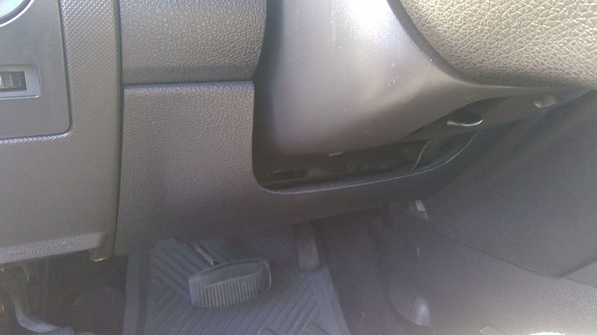 06-10 Mercury Mountaineer Lower Dash Under Column Knee Bolster Trim Panel Black