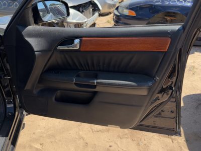 06-07 M35X Passenger Right Front Door Trim Panel With Switches Wood Graphite