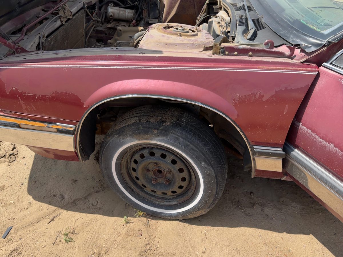 1985-1990 Buick Park Ave Driver Left Front Fender Oem Red 25526541