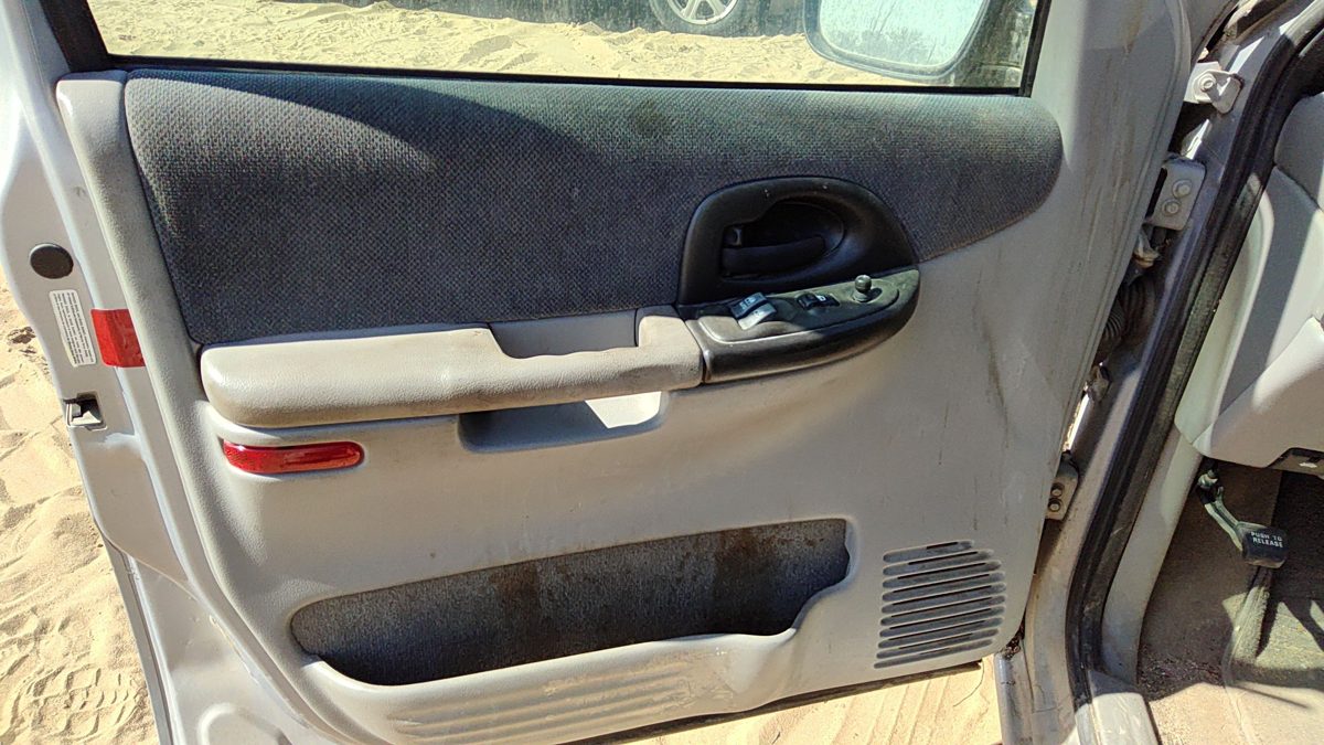 2000 Chevy Venture Driver Left Front Door Trim Panel With Master Switch Gray