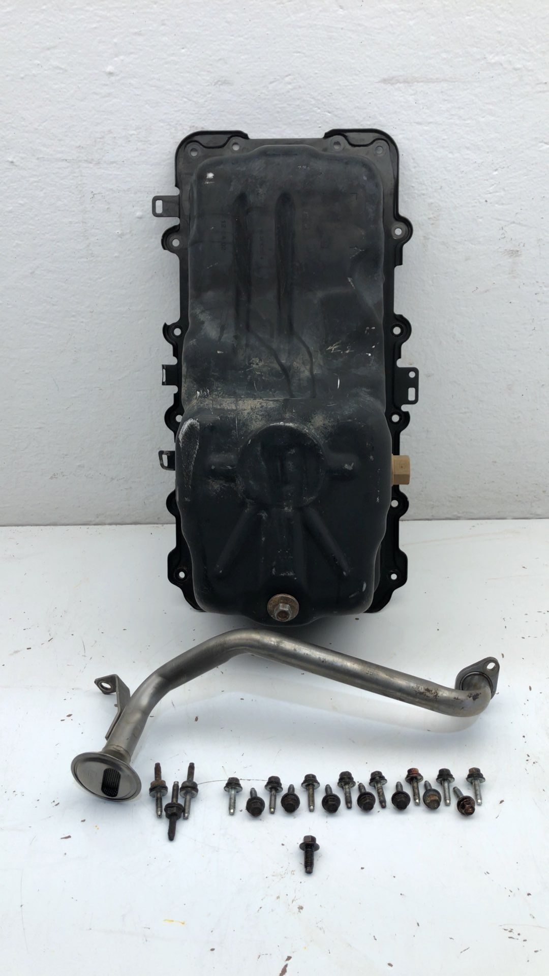 2011-2013 Ford F150 5.0l Engine Oil Pan Oem With Bolts And Pickup Tube Br3z6675a