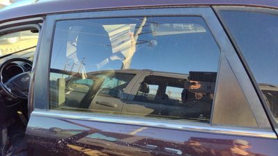 2011-2015 Kia Sorento Driver Left Rear Side Window Door Glass Oem Back