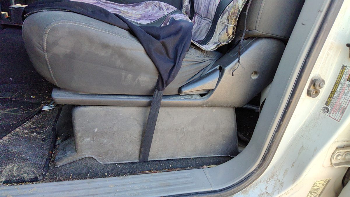 2004 Nissan Titan Driver Left Side Seat Trim Panel Oem W Graphite