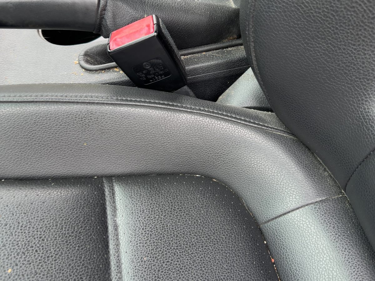 2011-2017 Vw Jetta Driver Left Front Seat Belt Buckle Receiver Oem Black