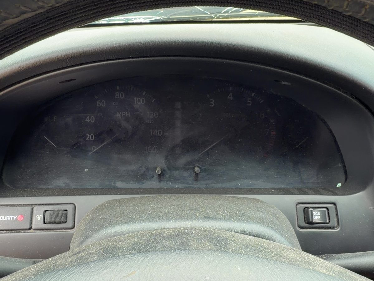 2000 Infiniti I30 Speedometer Cluster Instrument Gauges Panel Oem Dash Mph
