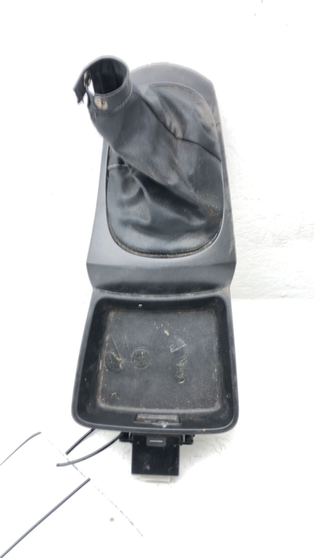 06-11 Kia Rio Floor Shifter Trim Bezel With Shifter Boot Manual Trans 5 Speed