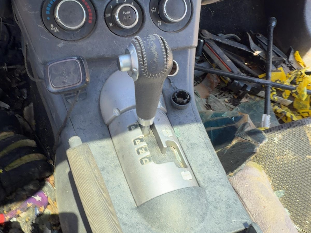 2007 Mitsubishi Eclipse Floor Shifter