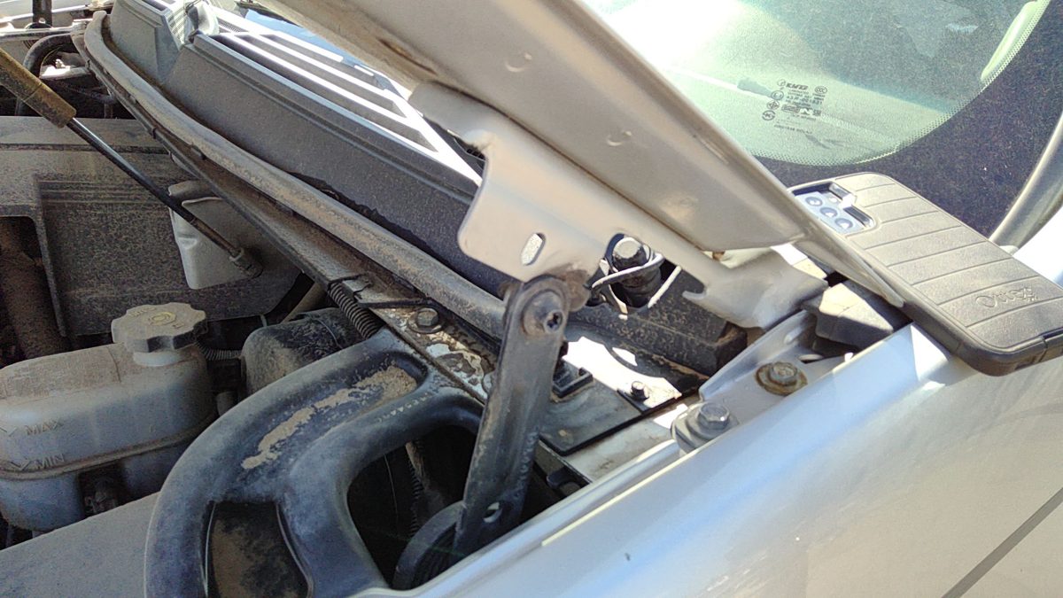 2010 Chevy Tahoe Hood Hinge