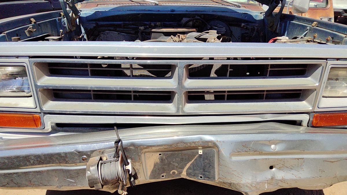 1986 Dodge Pickup 150 Grille