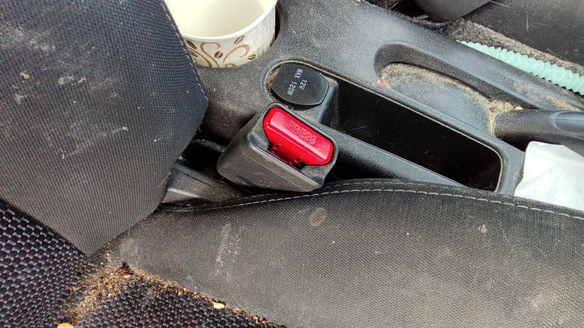 16-19 Nissan Versa Passenger Right Front Seat Belt Buckle Receiver Charcoal G