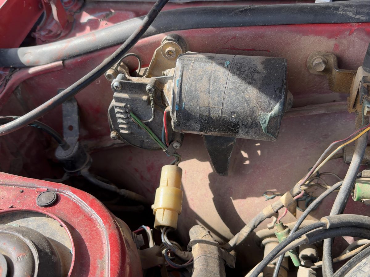 1988 Toyota FX Windshield Wiper Motor Front OEM 8511012380