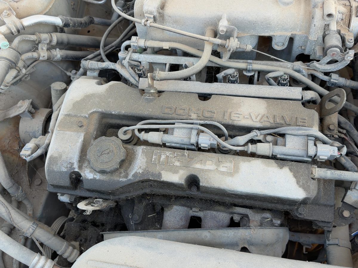 1999-2001 Mazda Protege Dx Valve Cover Oem 1.6L Zl0110210A