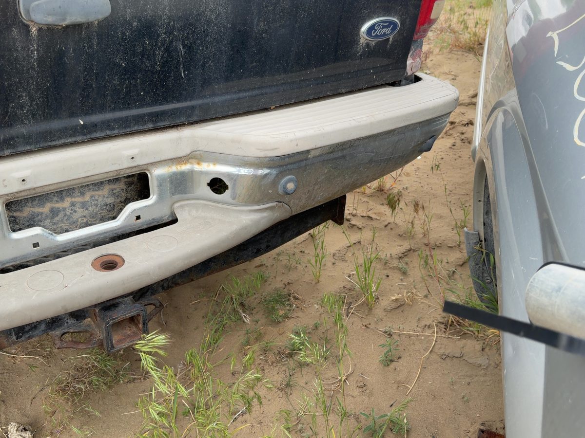 1997-2002 Ford Expedition Chrome Rear Bumper With Mount Brackets Oem Black