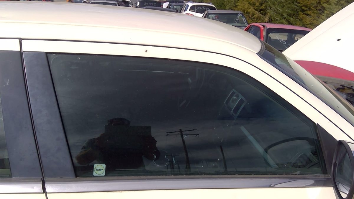 2005-2010 Chrysler 300 Passenger Right Front Side Window Door Glass Oem