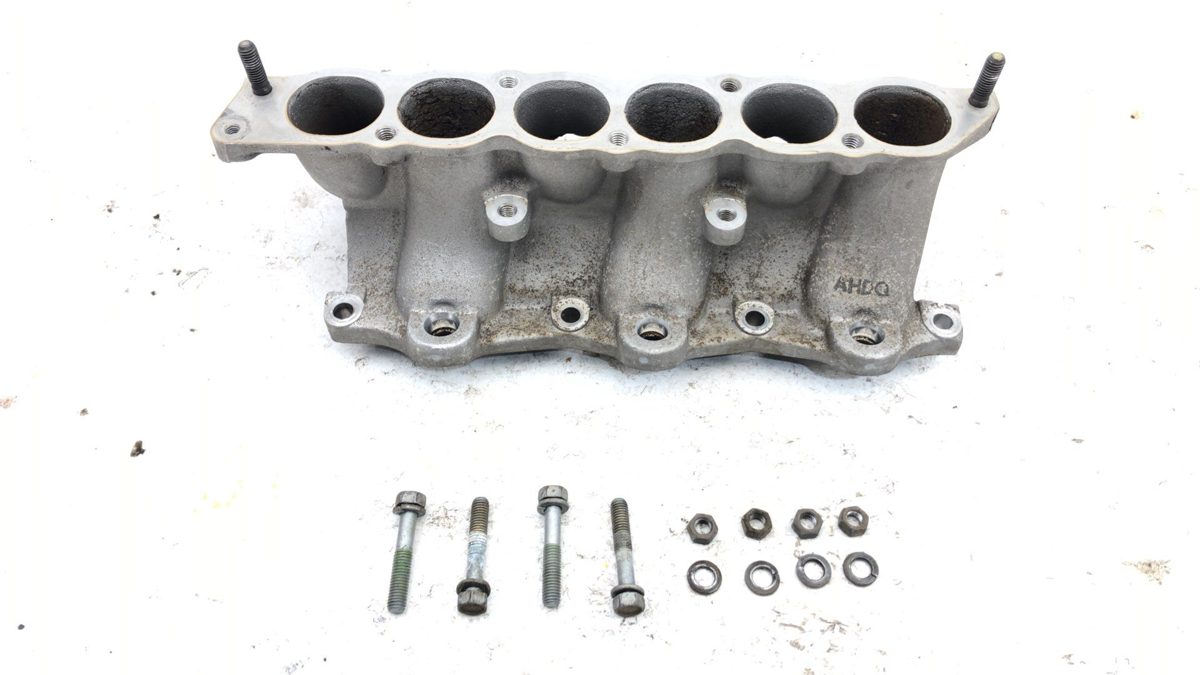 2005-2009 Hyundai Tucson Lower Intake Manifold With Bolts Hardware Oem 2.7L