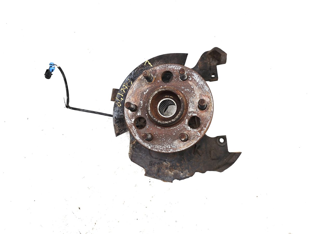 97-99 Silverado 1500 Driver Left Front Spindle Steering Knuckle Wheel Hub 4X4