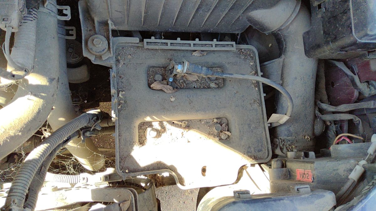 2007 Hyundai Accent Battery Tray