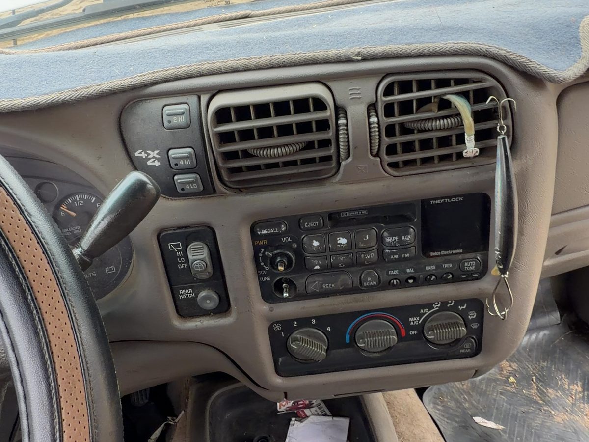 98 S10 Blazer Trim Bezel Around Speedometer Oem Dash Surround Panel Gray 92H