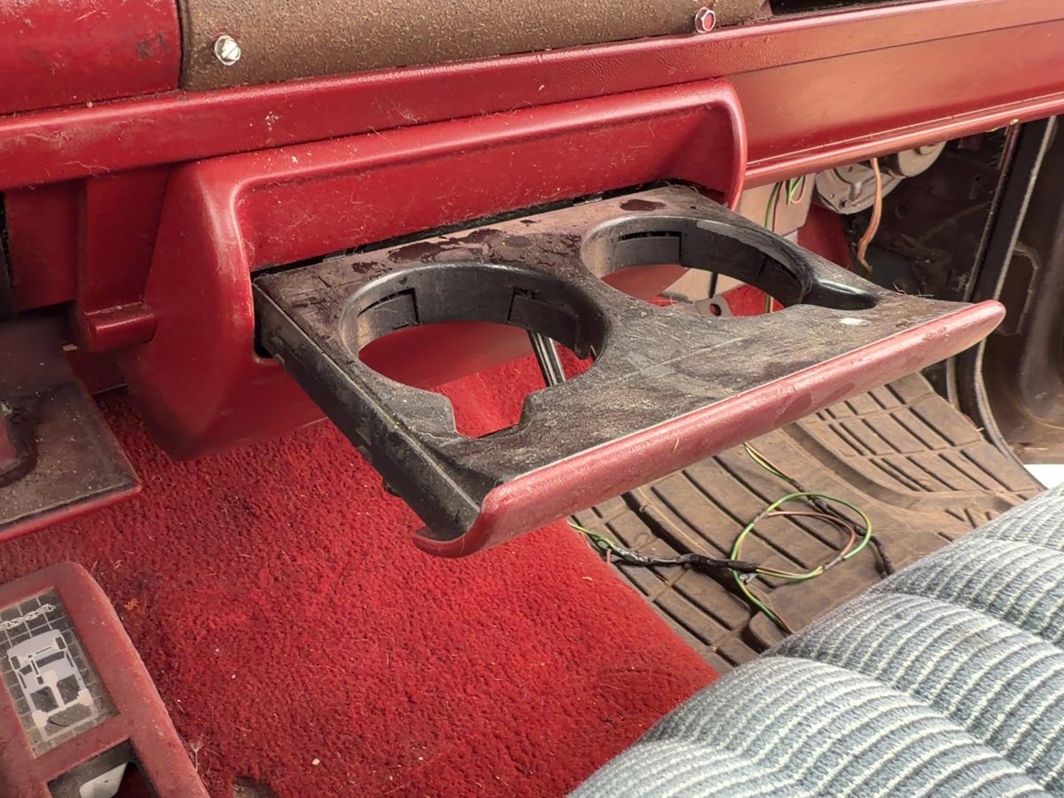 92-94 Chevy Silverado 1500 Slide Out Dash Mounted Cup Holder Assembly Oem Red