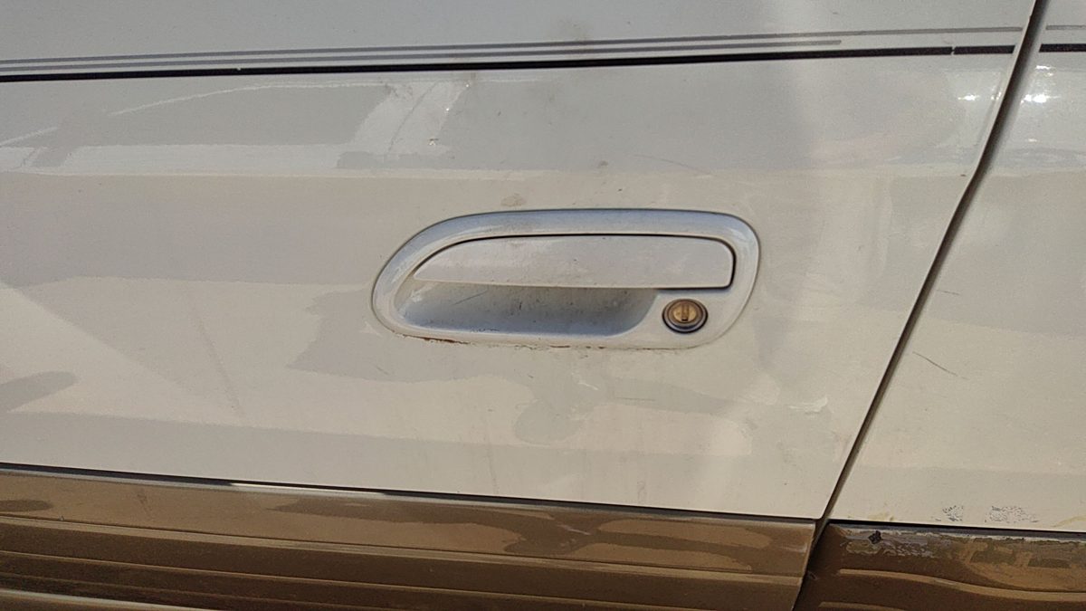 2000-2004 Legacy Outback Driver Left Front Outside Door Handle Oem White 8Y3