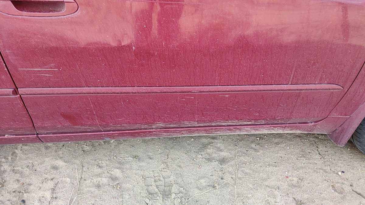 2006 Nissan Altima Passenger Right Front Moulding From Door Trim Strip Red A15