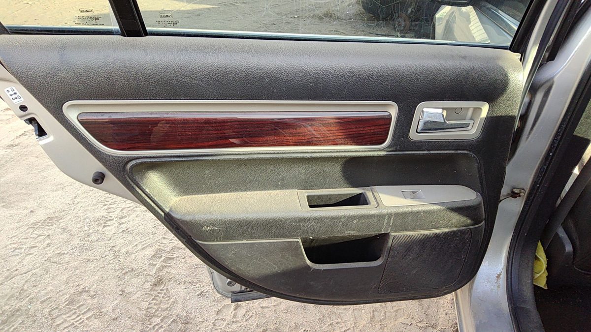 2007 Lincoln Mkz Rear Door Trim Panel