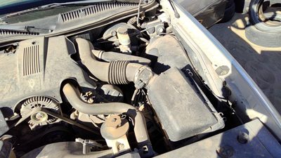 03-04 Town Car Complete Air Intake Cleaner Filter Box Housing With Tube Oem 4.6L