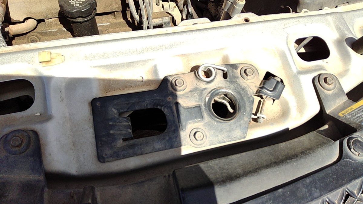 2007-2009 Chevy Equinox Hood Latch Assembly With Bracket Oem 89025456