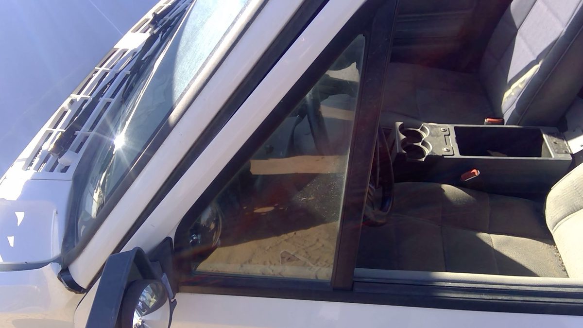 84-96 Jeep Cherokee Xj Driver Left Front Vent Window Small Door Glass With Frame