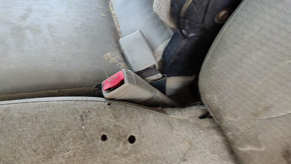 03-05 Ram 2500 Driver Left Front Seat Belt Buckle Receiver Regular Cab Taupe L5