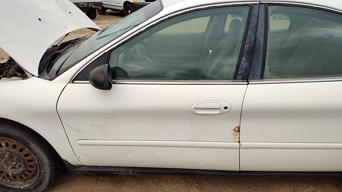 2005 Mercury Sable Front Door