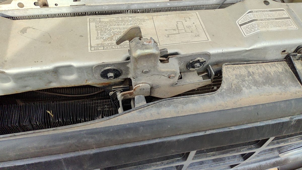 1985-1988 Ford Ranger Hood Latch Assembly With Bracket Oem E5tz16138a