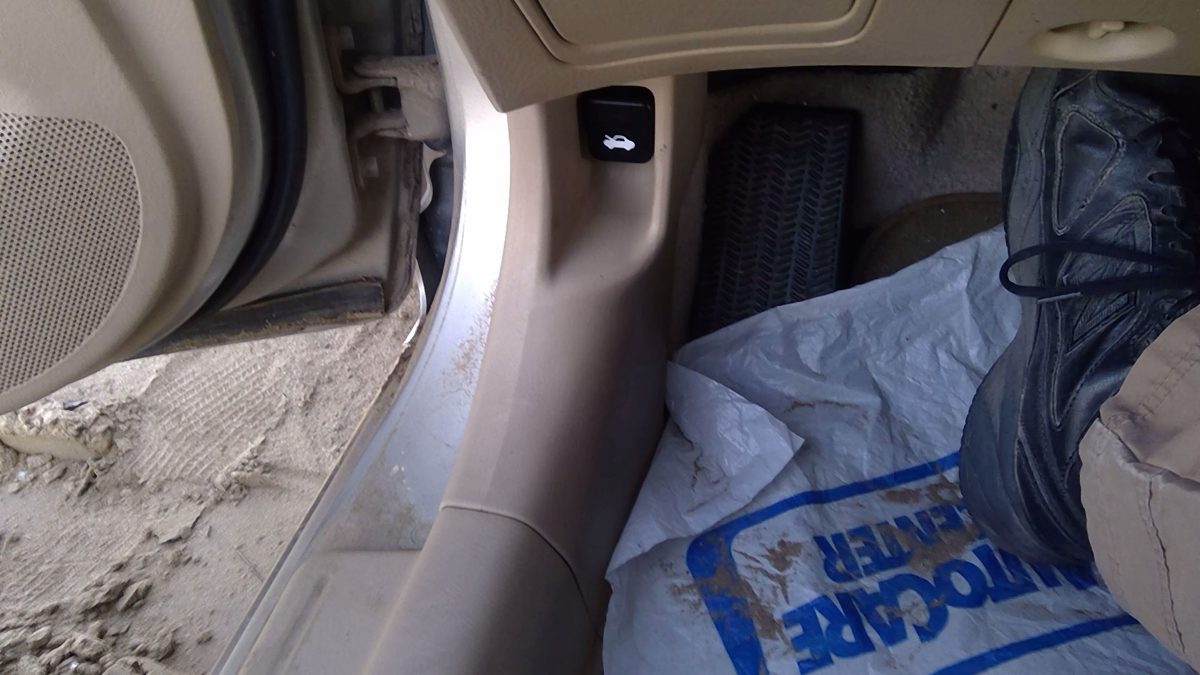 2004 Honda Civic Driver Left Lower Kick Trim Panel Oem Tan