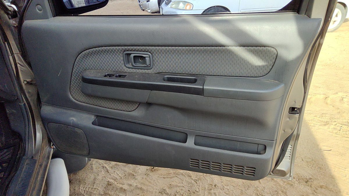 02-04 Nissan Xterra Passenger Right Front Door Trim Panel With Switches Gray K