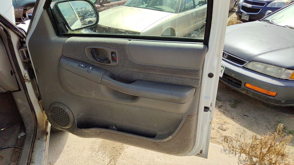 1998-01 S10 Blazer Passenger Right Front Door Trim Panel With Switches Gray 92H