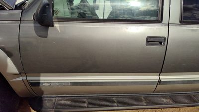 1999 Suburban 1500 Front Door