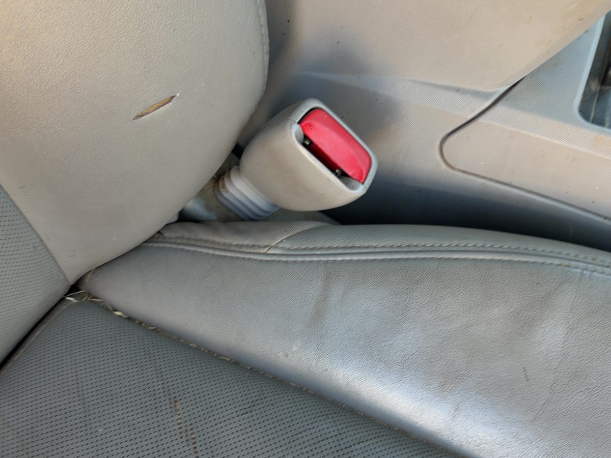 04-06 Cadillac Srx Passenger Right Front Seat Belt Buckle Receiver Oem Gray 132