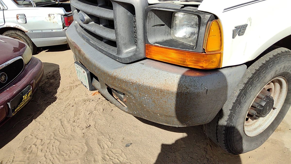 1999 Ford F250 Sd Pickup Front Bumper Assy.