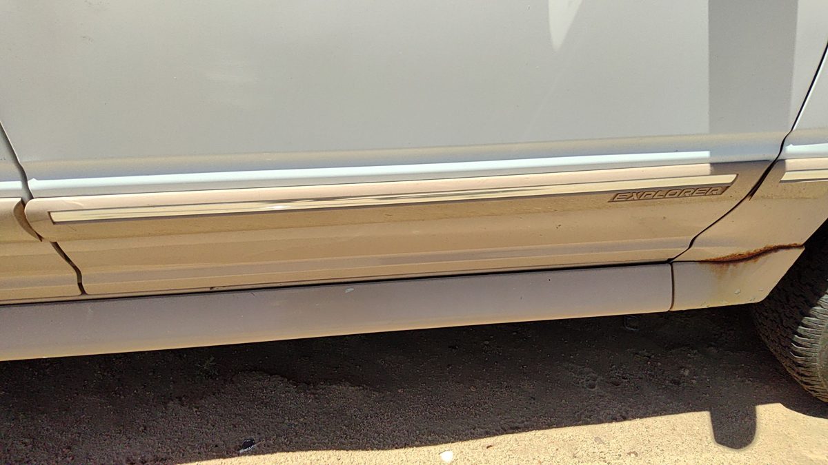 1993 Ford Explorer Passenger Right Front Moulding From Door Oem Trim Strip White