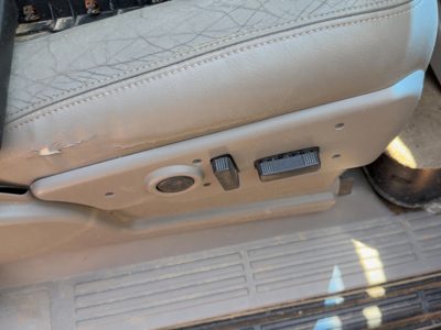 2005 Suburban 1500 Seat Track