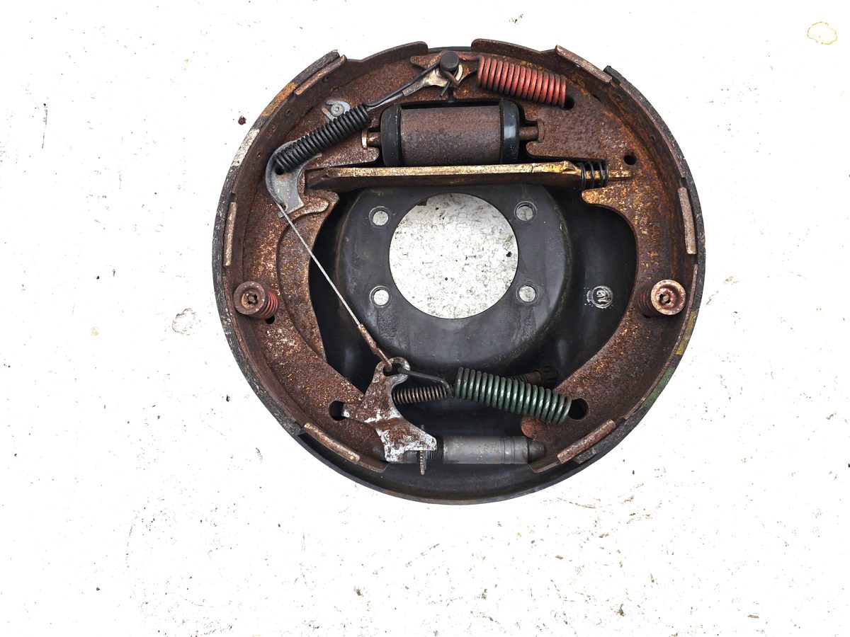 1991 Ford F150 Passenger Right Rear Brake Backing Plate Assembly Oem