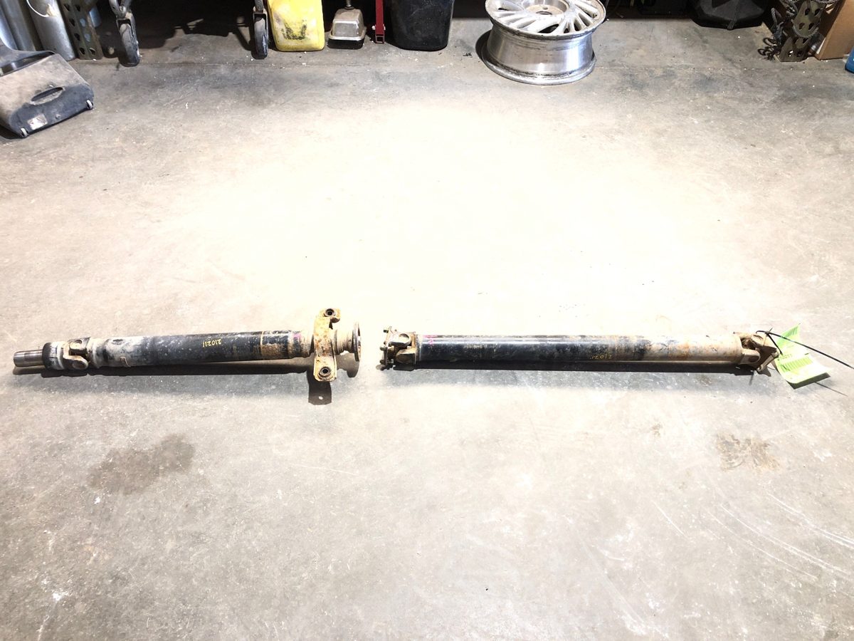 96-99 Subaru Legacy Outback Rear Driveshaft Oem Back Drive Line 2.5L At 2 Pieces