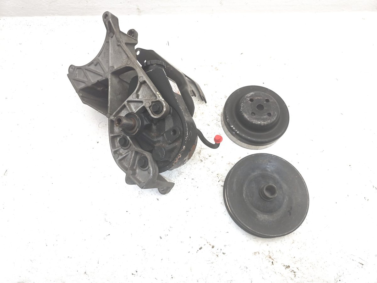 1994 Chevy Silverado 1500 Power Steering Pump With Mount Bracket Oem 10233233