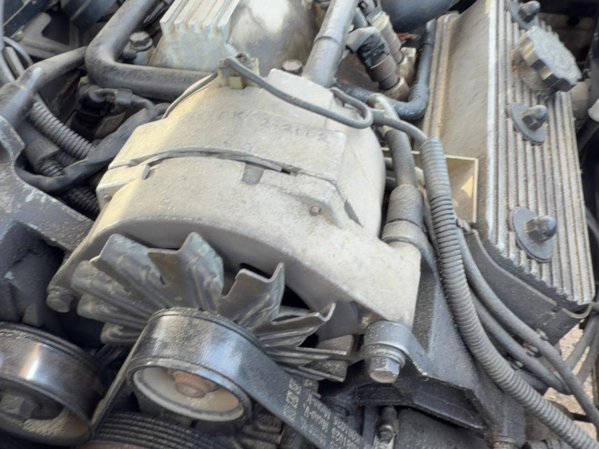 1986 Oldsmobile 98 Alternator 3.8L 10463071