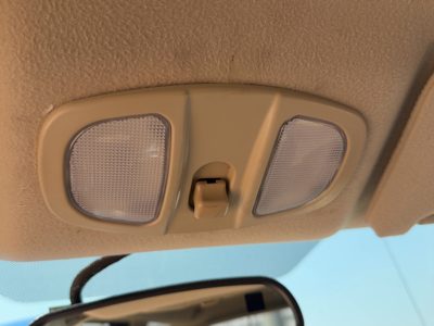2005 Saturn Vue Front Console