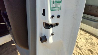 08-16 F250 Passenger Right Rear Door Latch Wth Rods/Cables Back 6.7L Powerstroke