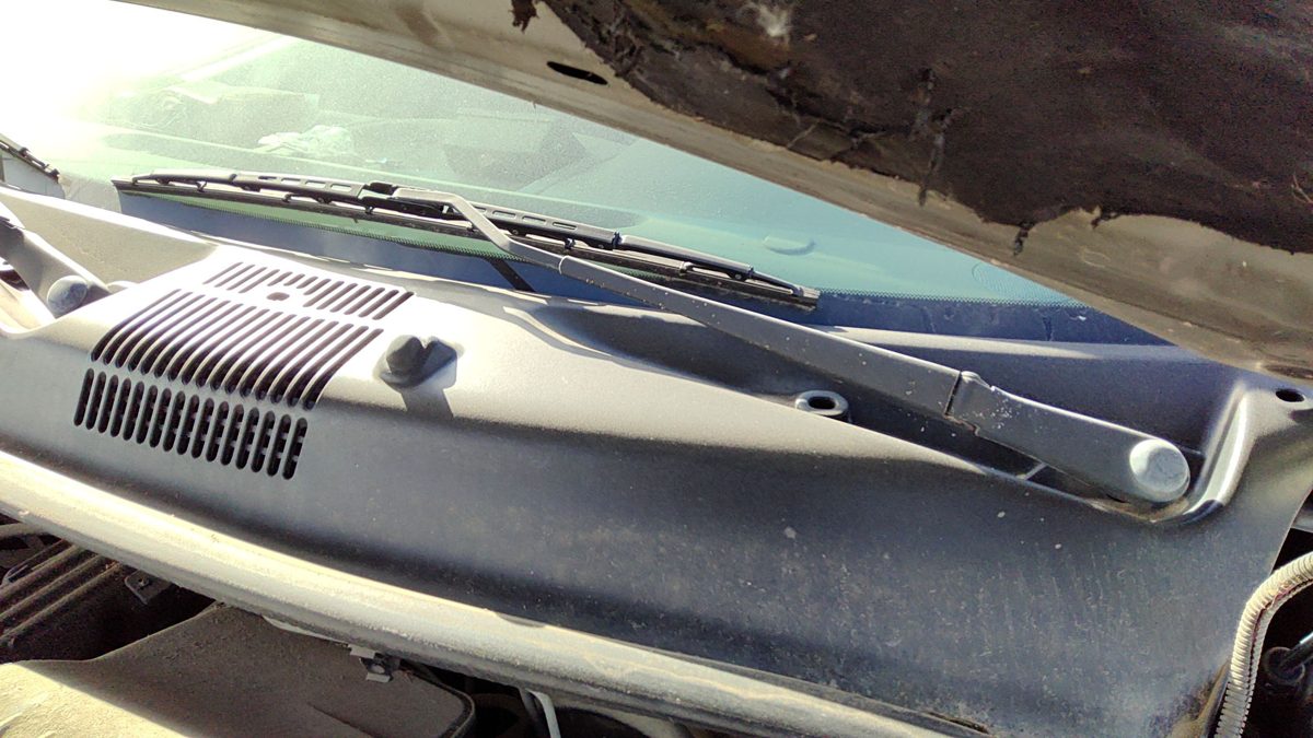 1999-2004 Jeep Grand Cherokee Driver Left Windshield Wiper Arm Oem Blade Lever