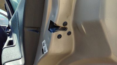 1995-05 Chevy Cavalier Passenger Right Rear Door Latch With Rods/cables Oem Back