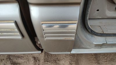 2001-2002 Chevy Silverado 2500 Passenger Right Rear Moulding Cab Oem Pewter 11U