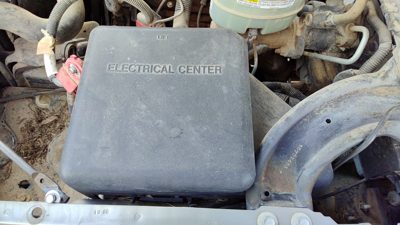 2000-2002 Sierra 2500 Hd Engine Fuse Box Power Distribution Panel Oem 8.1L